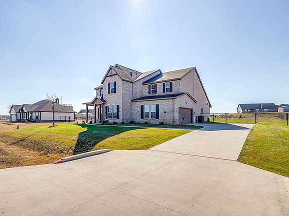 2nd image of 153 Misty Mountain Ln
