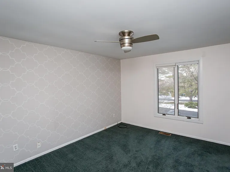 17 Eden Rock — Photo 16
