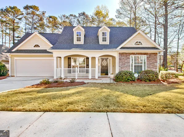 2 Avondale Cir, Newnan, GA 30265