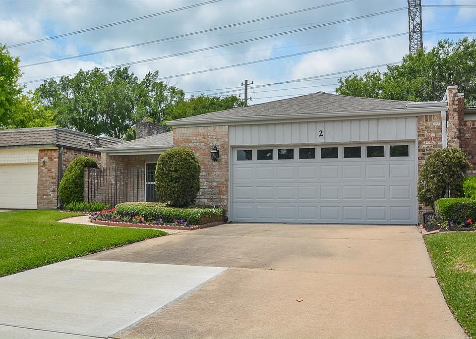1st image of 2 Bendwood Dr