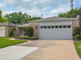 2 Bendwood Dr, Sugar Land, TX 77478