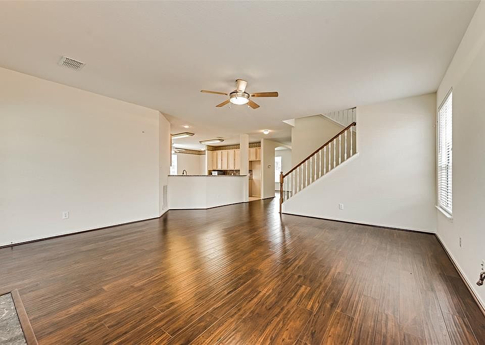 1st image of 2605 Zoeller Dr