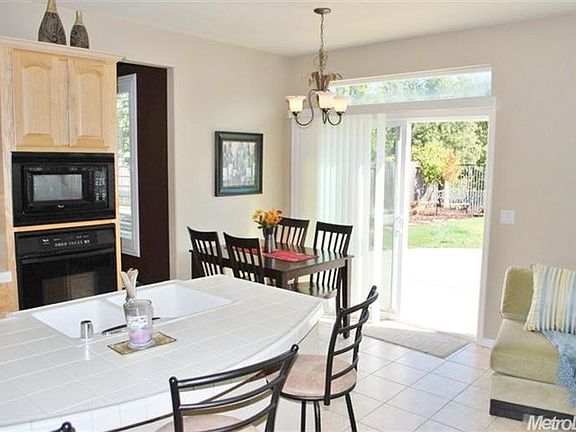 5th image of 652 Plum Creek Ct