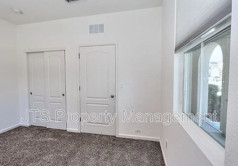 3217 Sunny Gate Ln — Photo 43