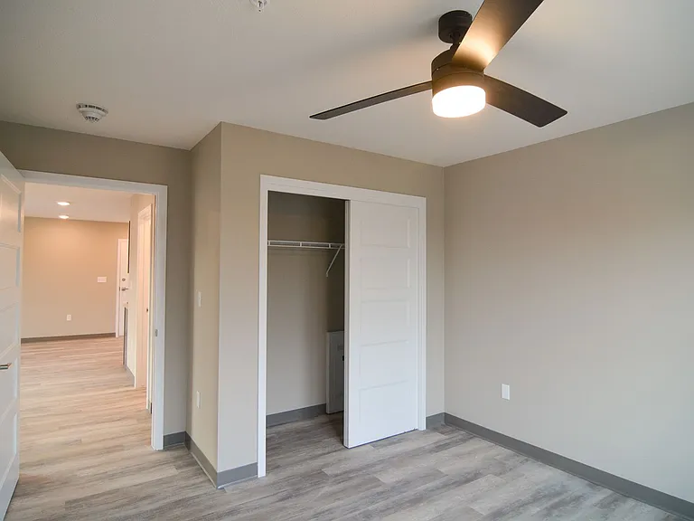 Hamilton Village Senior Suites — Photo 17