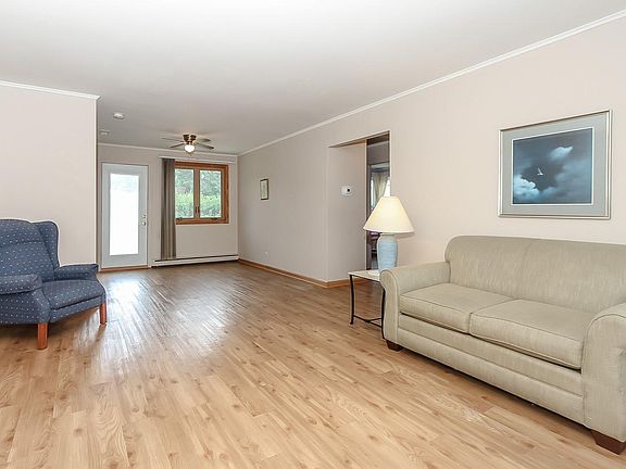 4th image of 1178 W Grant Dr