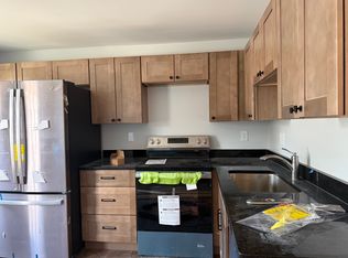 485 Pine St #2, Amherst, MA 01002