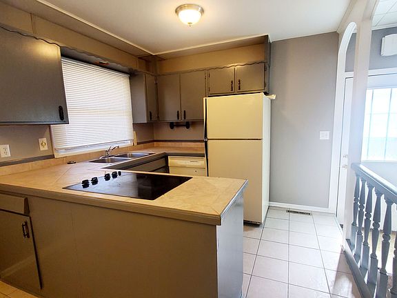 3rd image of 2419 S 37th St