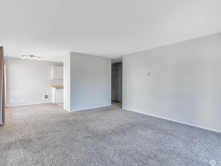 952 100th Ave NE #236 — Photo 6