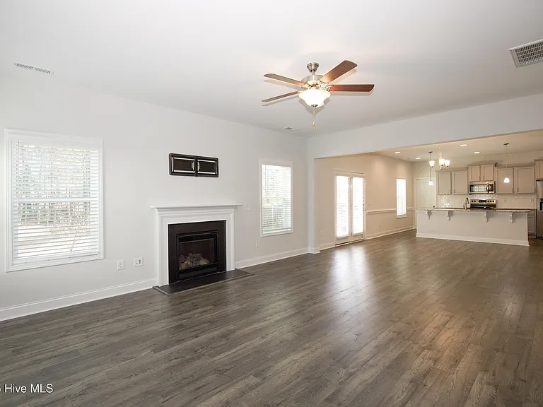 660 Avenue Of The Carolinas — Photo 23