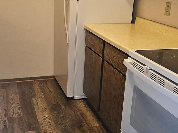Kitchen w new appliances