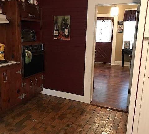 4th image of 508 Mill St