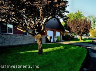 617 S 3rd St, Selah, WA 98942