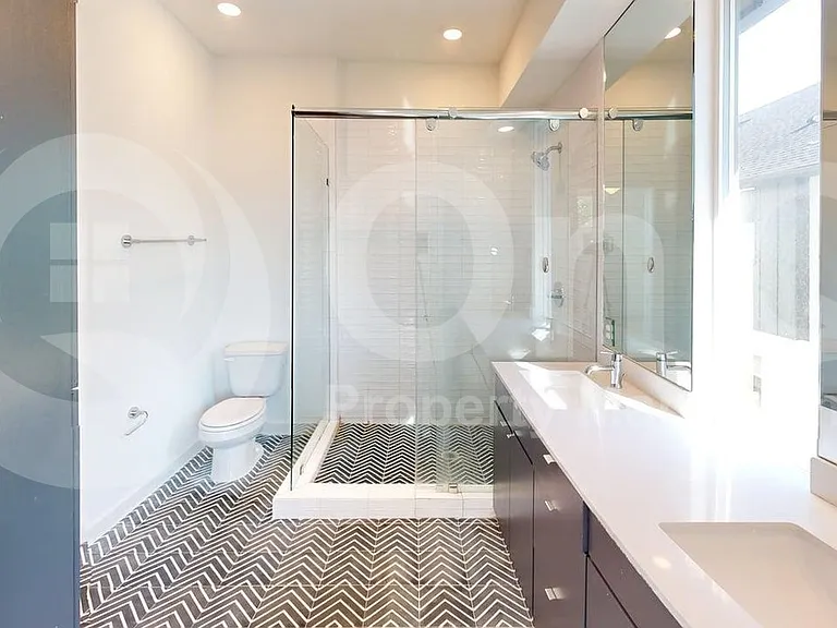 5020 Bryan St #305 — Photo 20