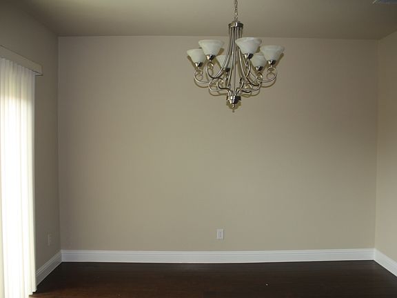 3rd image of 2528 Jackson Dr