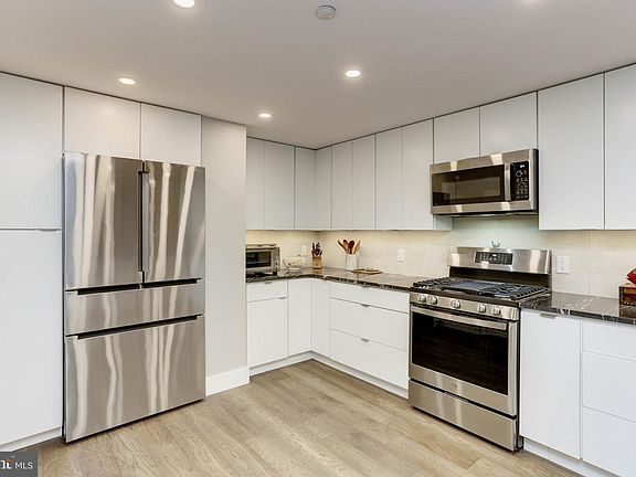 5th image of 5 Park Pl APT 309