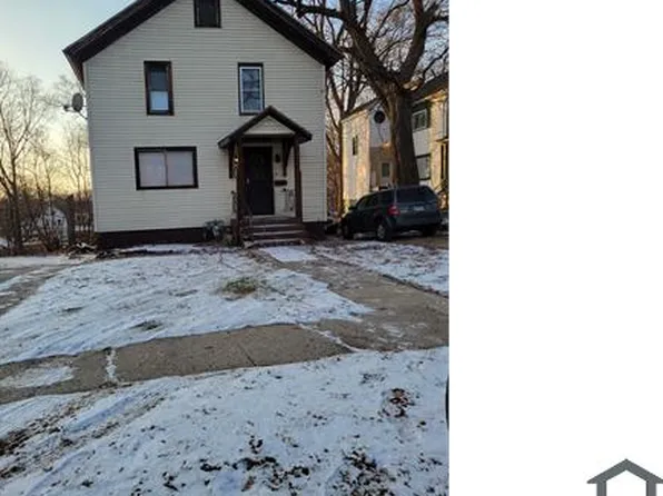 934 N Winnebago St, Rockford, IL 61103