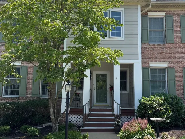 571 Gramercy Ln, Downingtown, PA 19335