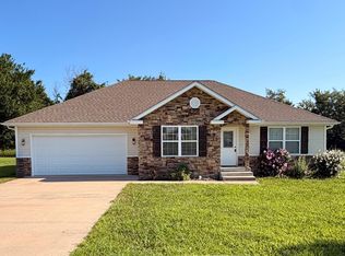 593 W Fountain Rd, Webb City, MO 64870