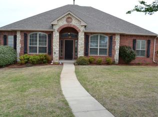 121 Summit Bnd, Norman, OK 73071