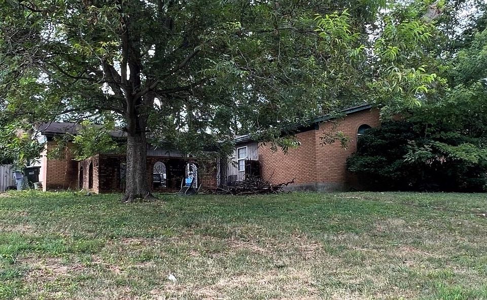 2nd image of 4177 Hallview Dr
