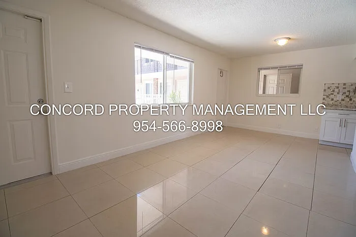 1727 Liberty St #6 — Photo 5