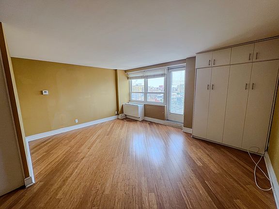 5th image of 210 N 17th St Unit 1210