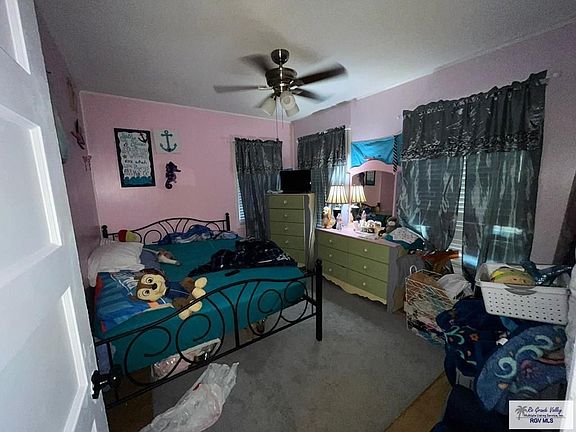 5th image of 302 W Wilson Ave