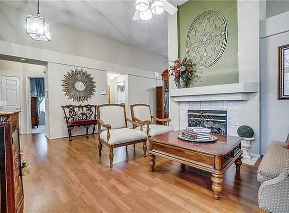 5th image of 3806 Catalina St