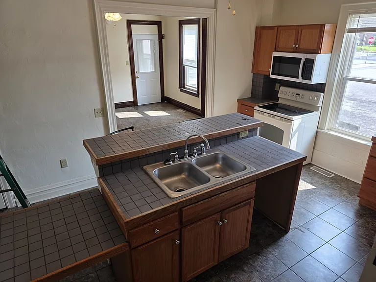 6 3rd St #1 — Photo 9
