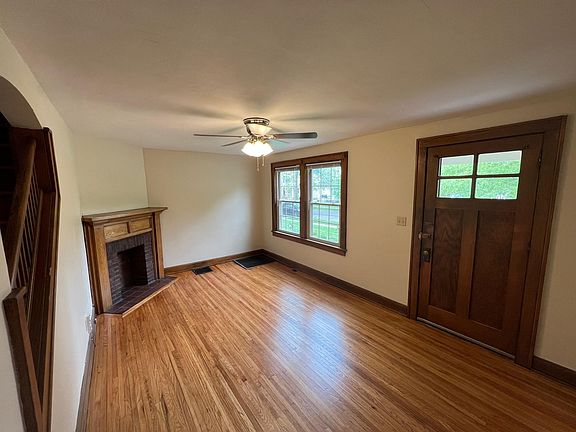 2nd image of 1414 Haines Ave