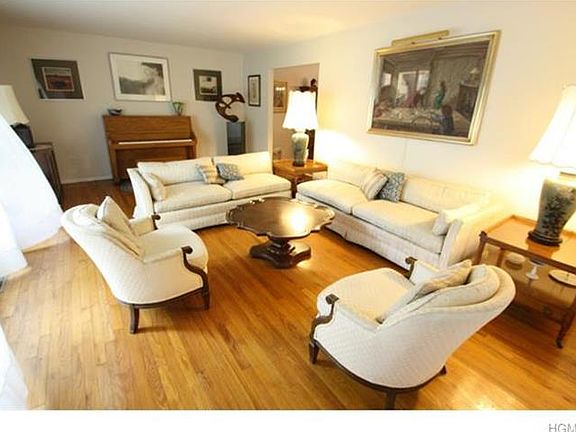 4th image of 27 Gregory Dr