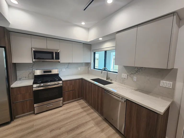 6061 Fulton Ave #6 — Photo 38