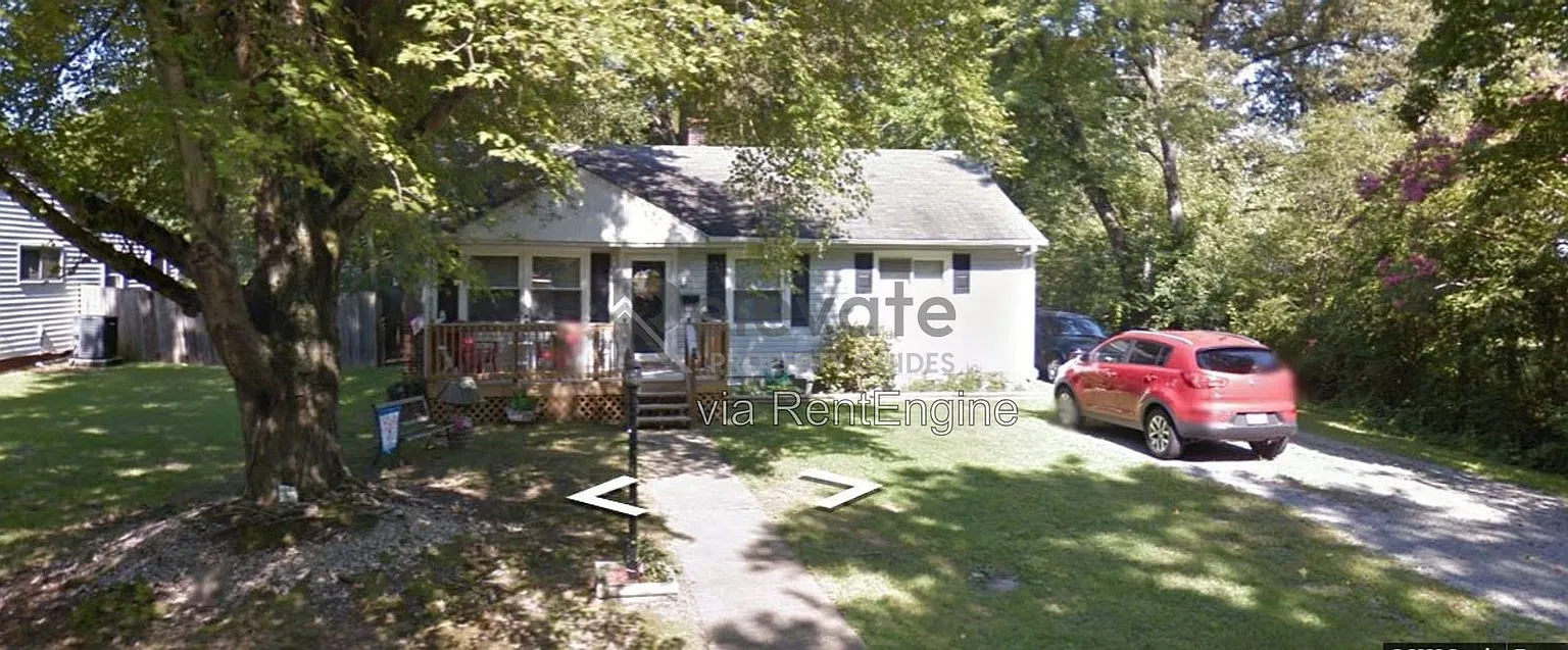 3 bed, 1.0 bath, 960 sqft, $1,695 — Photo 2
