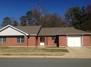 414 Vosler Cir, Barksdale Afb, LA 71110