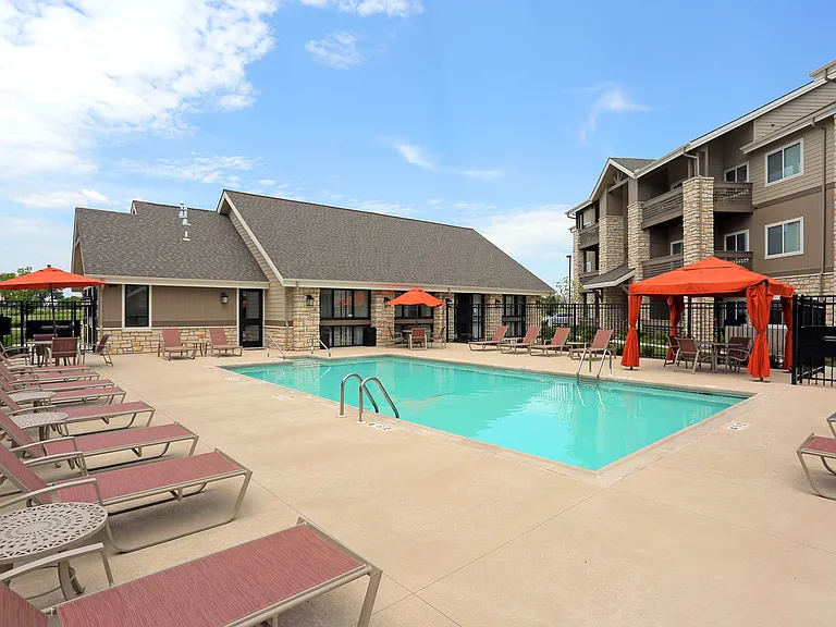 Chisholm Lake Apartments — Photo 10