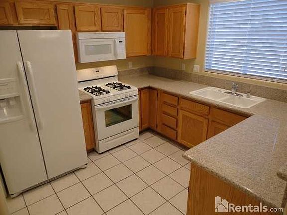4th image of 3925 Marble Mountain St