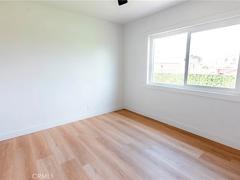780 E Walton St — Photo 15