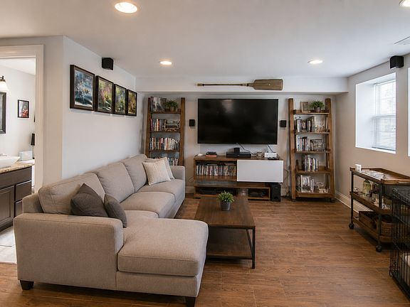 2nd image of 1515 Clinton Ave