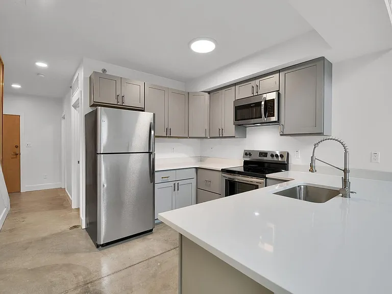 4500 S Kingshighway Blvd #11 — Photo 8
