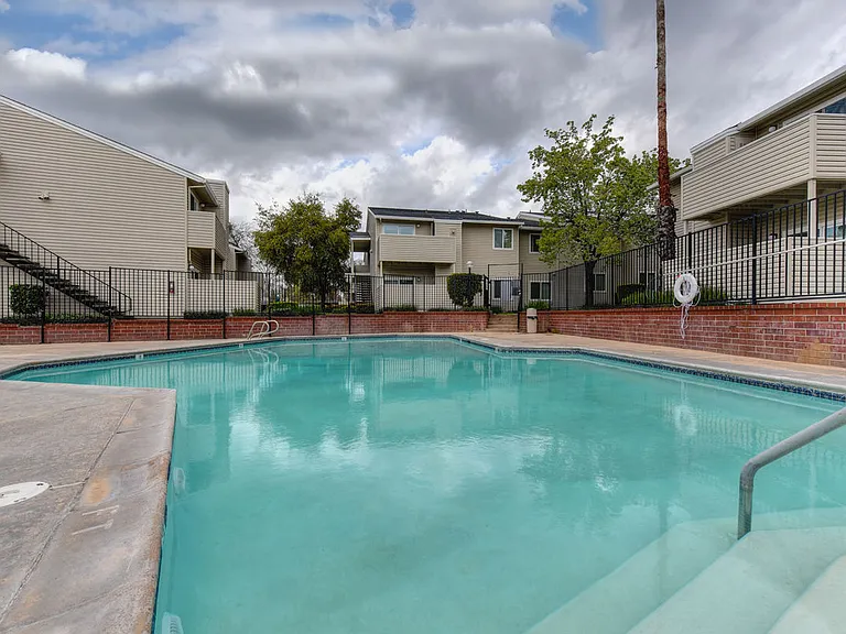 Pepperwood Knoll Apartments — Photo 22