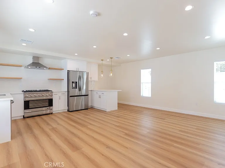 5221 E Willow — Photo 7