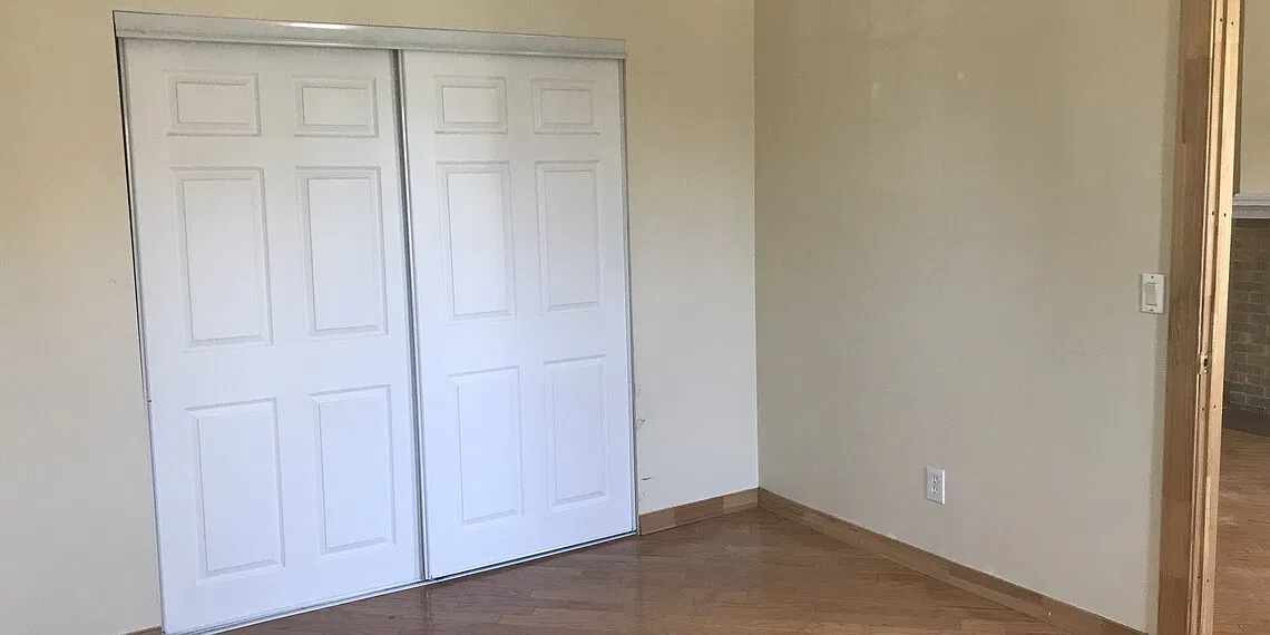 804 Farmington Ave — Photo 4