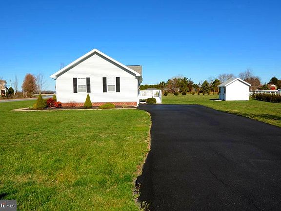 3rd image of 15197 Autumn Oaks Dr