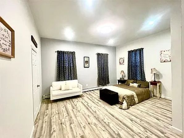 19 Academy Ave #2