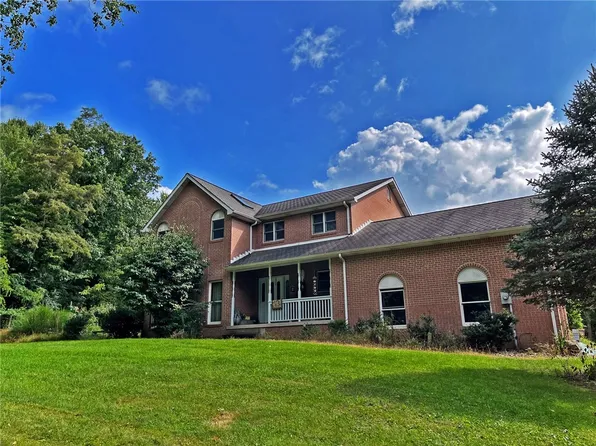 233 Glenn Fox Rd, New Stanton, PA 15672