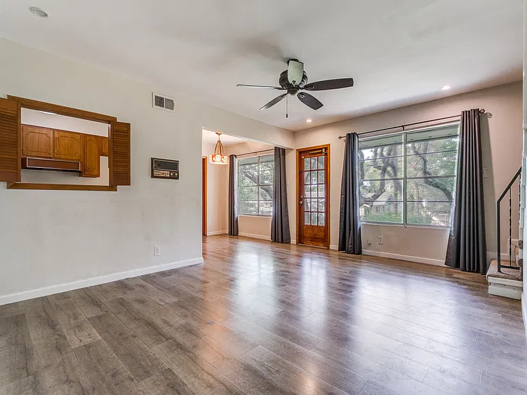 3551 Red Oak Ln — Photo 5