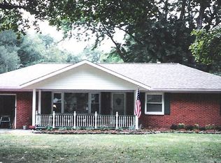 2401 Denby Dr, Waterford, MI 48329