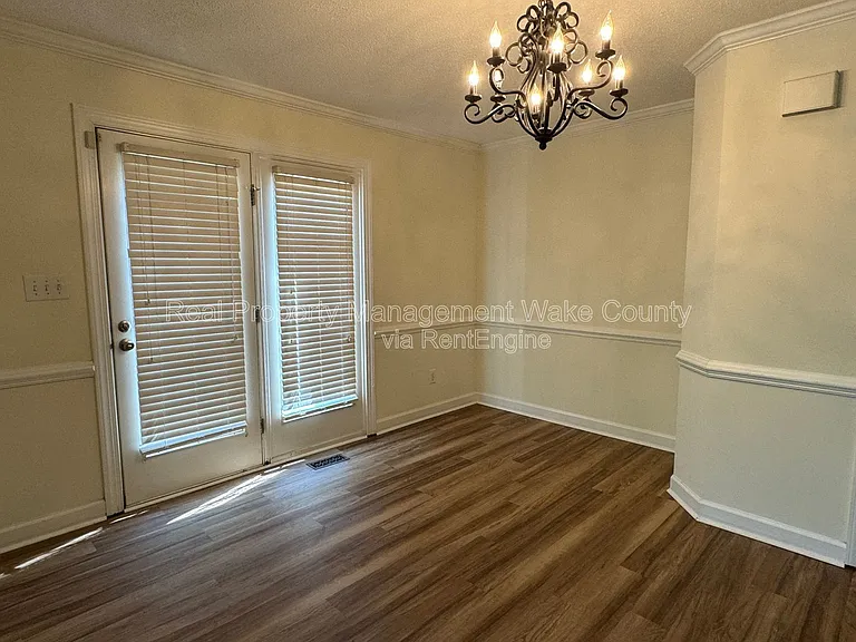 4328 Bartholomew Cir — Photo 8