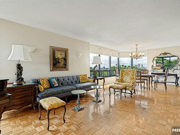 2nd image of 900 Palisade Avenue #4F